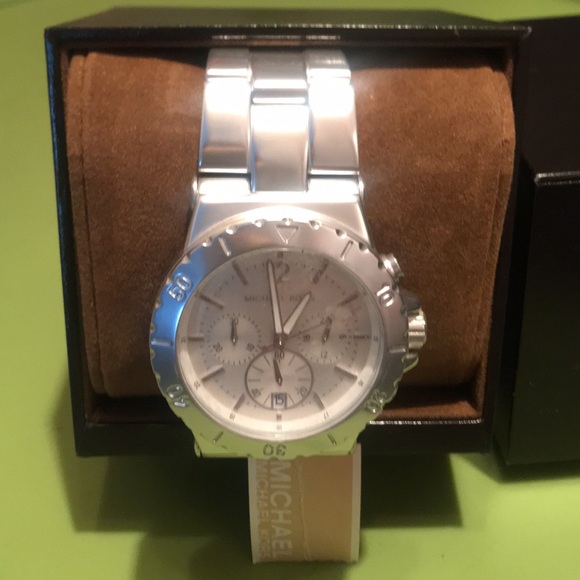 ❤️NWT!!!❤️ Michael Kors Watch. - Picture 1 of 8